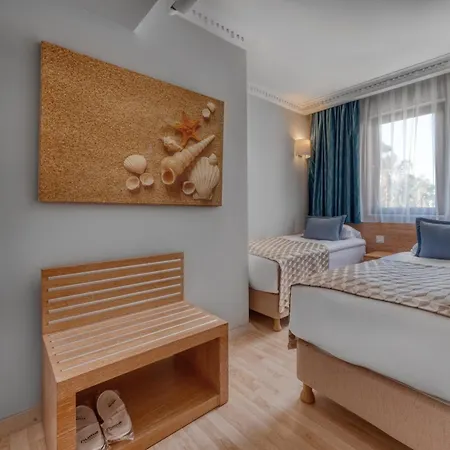 Numa Club Szálloda 5*