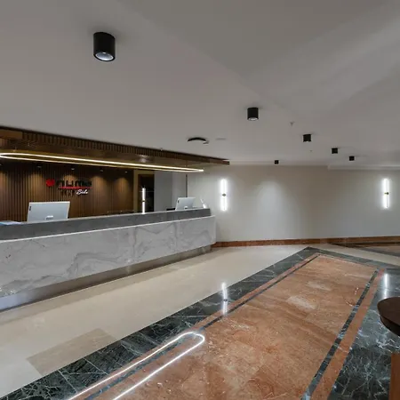 Numa Club Szálloda